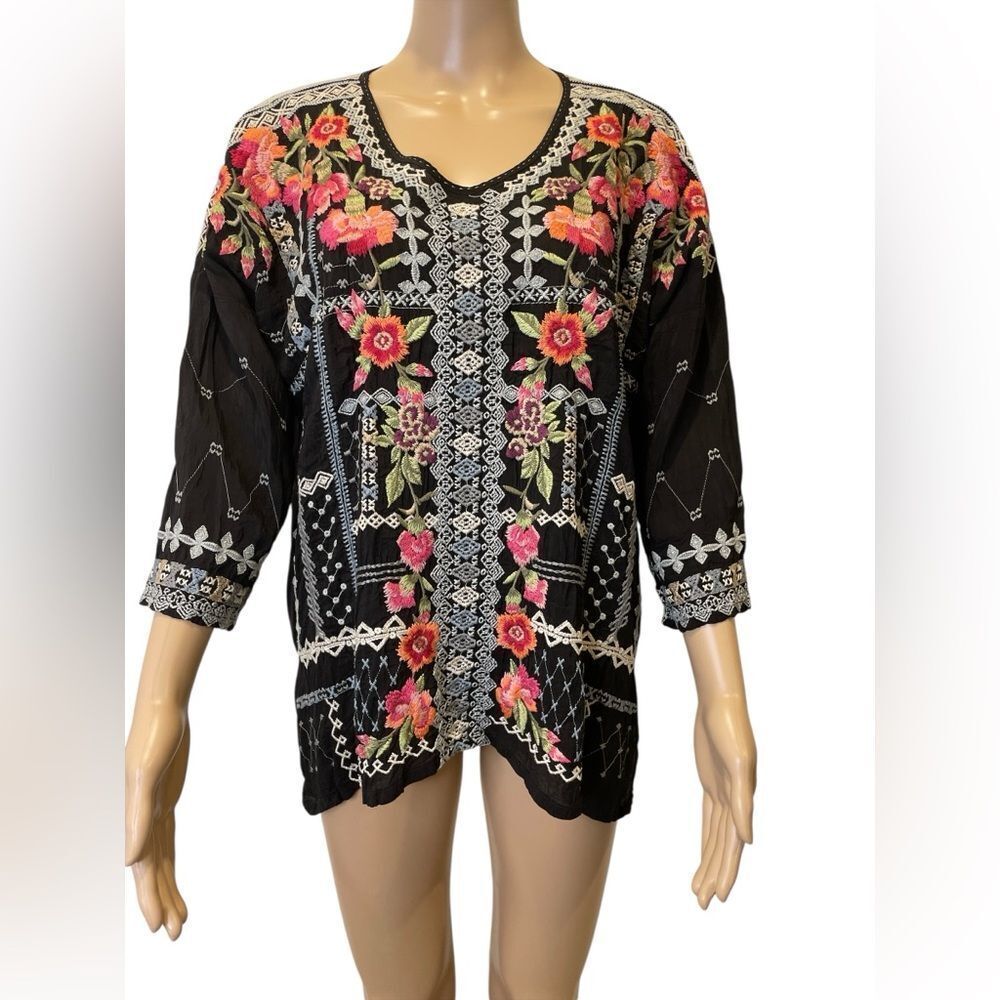 Johnny Was Carnation Embroidered Black Floral Women's Top size S